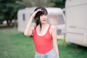 A New Standard-Bearer for French-Girl Style